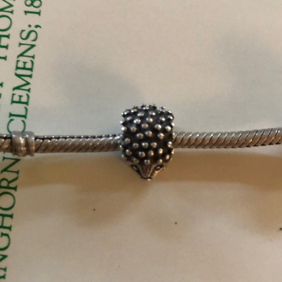 Pandora hedgehog charm - Picture 2 of 3